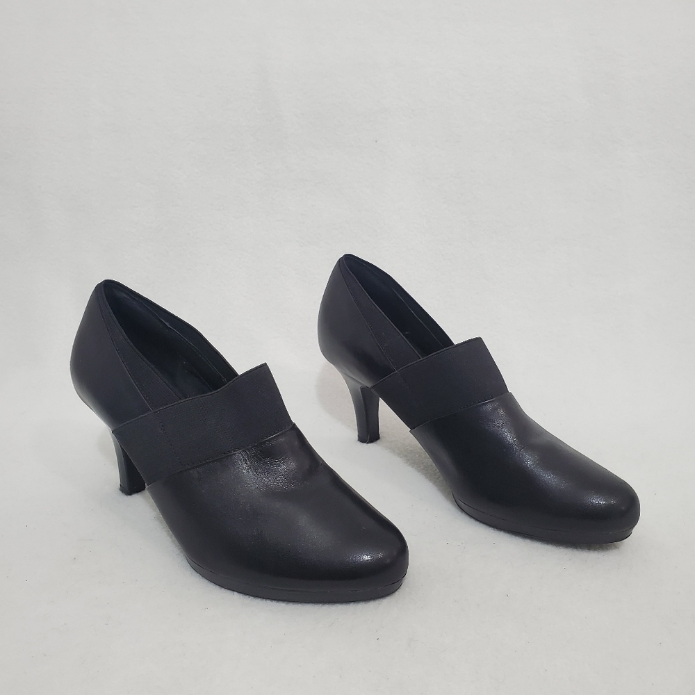 Clarks Artisan Solid Black Leather Heeled Booties